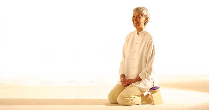 Elizabeth Dru Meditation Teacher Trainer Sitting